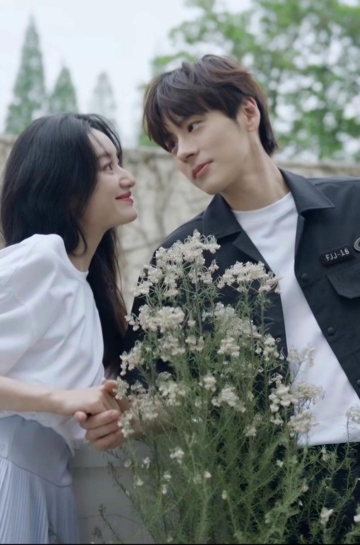 Aesthetic Couple DP for Instagram