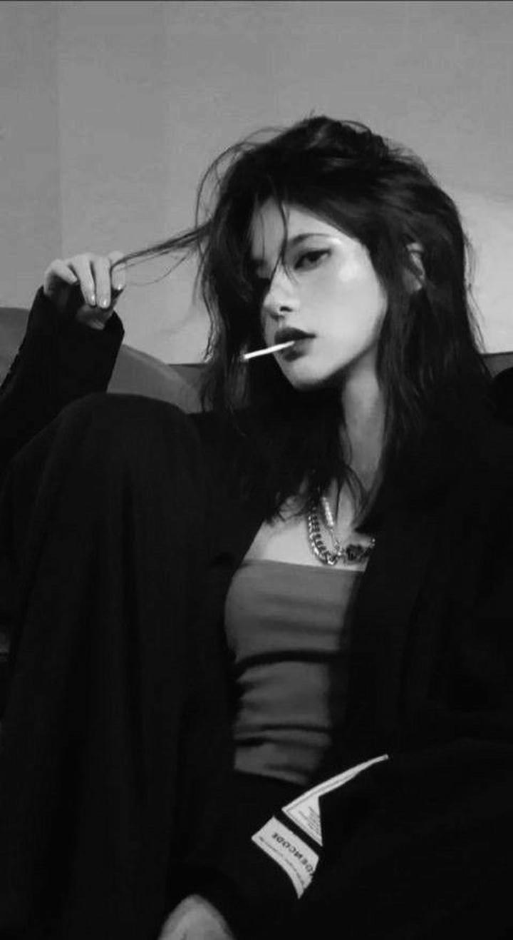 Attitude Girl DP Status
