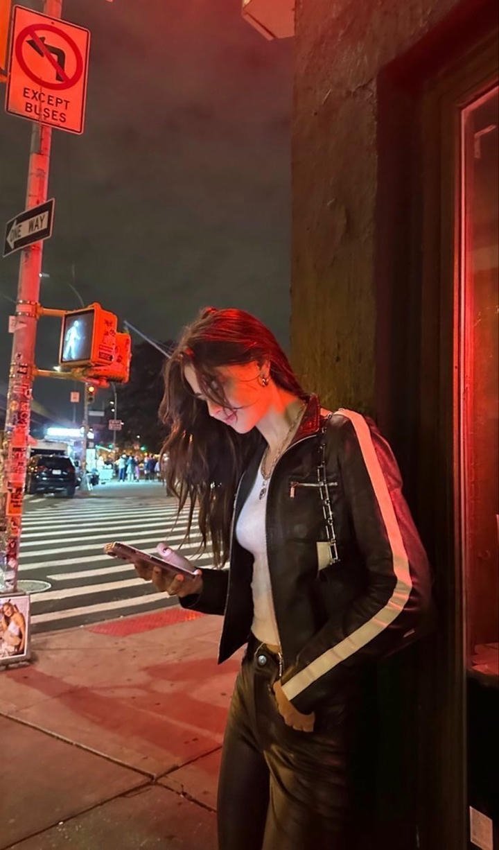 Beautiful DP For Instagram For Girl Stylish