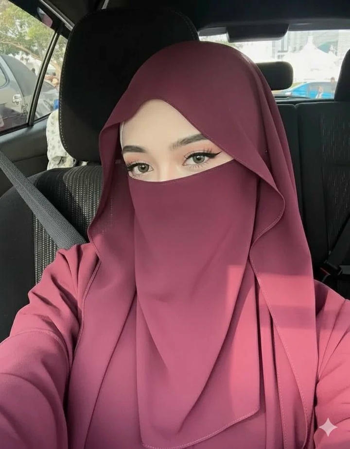 Beautiful Hijab Girl Dp