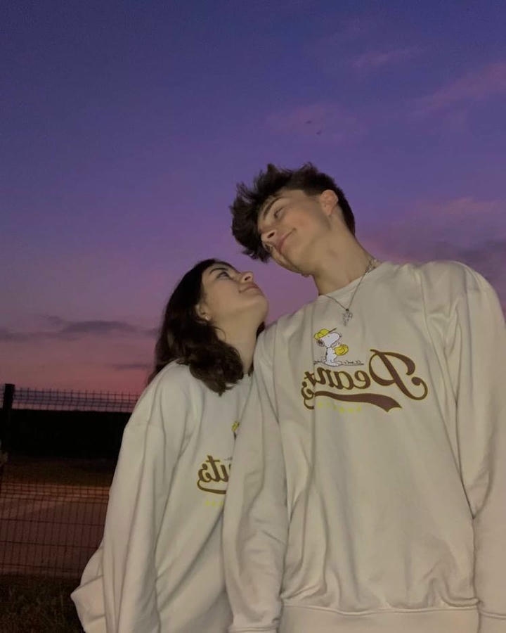 Couple Pic DP Download