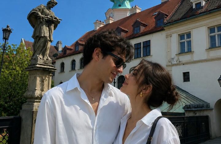 Couple Status Pic DP