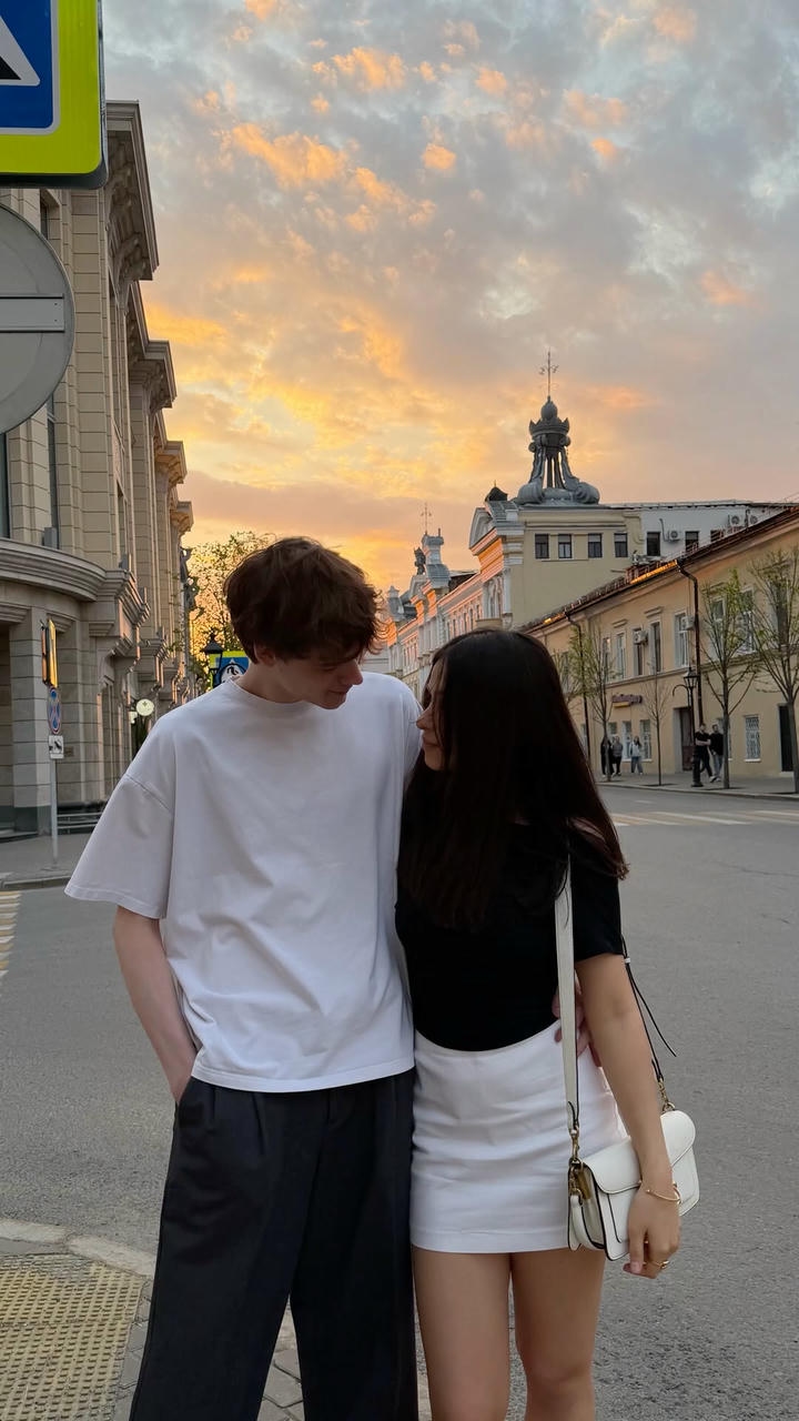 Cute Couple Pic DP