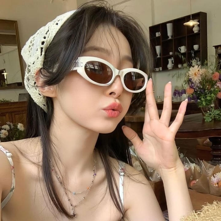 Cute Girl DP Attitude