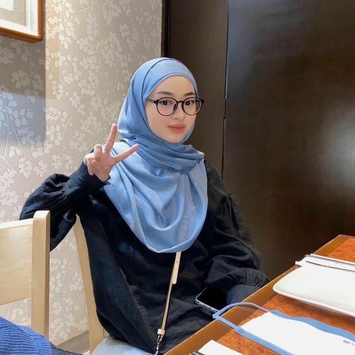 Cute Muslim Girl DP