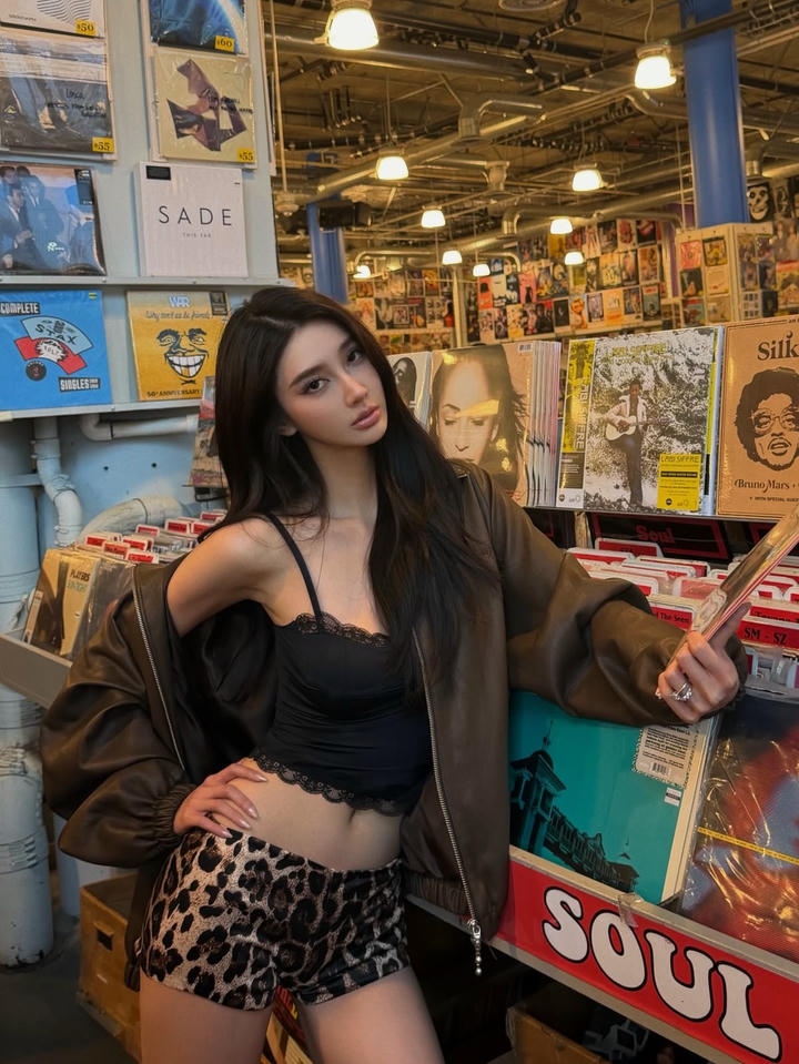 Cute Stylish Girl DP For Instagram