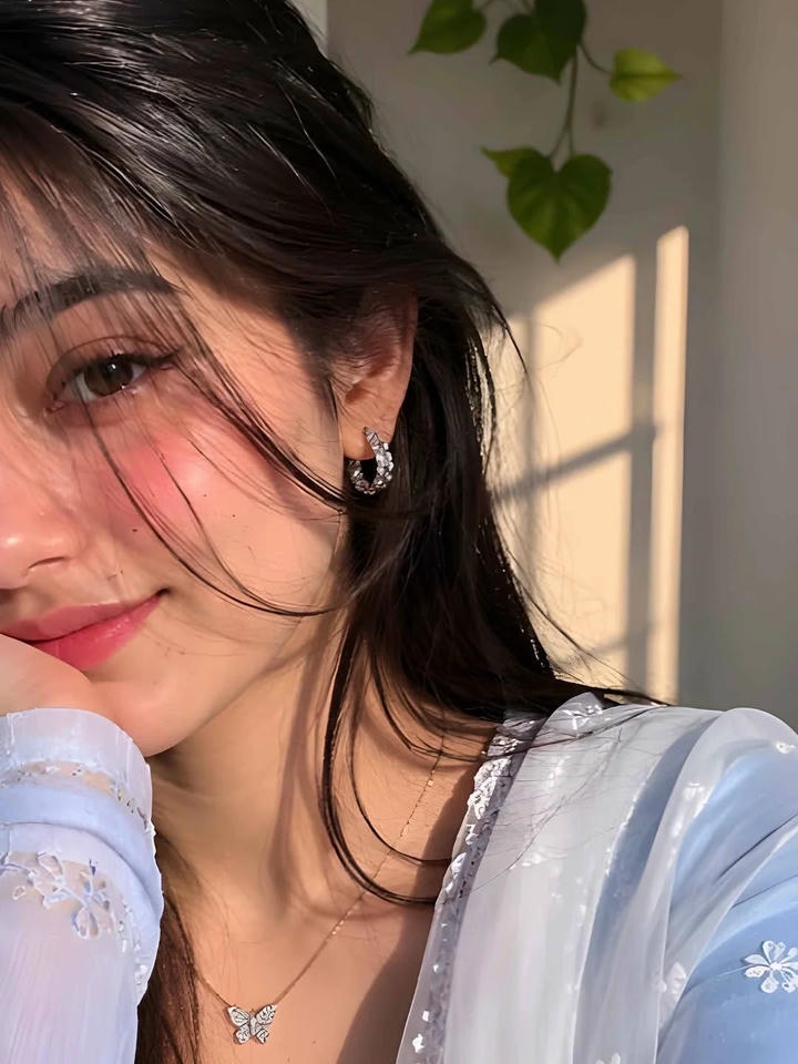 Hidden Face Girl DP for Instagram