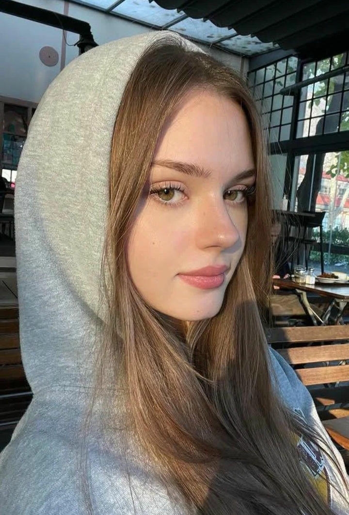 Hidden Face Girl Pic DP