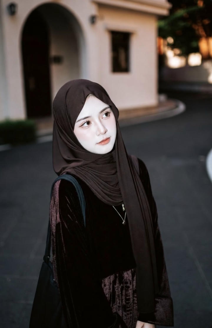 Hijab Girl DP For WhatsApp