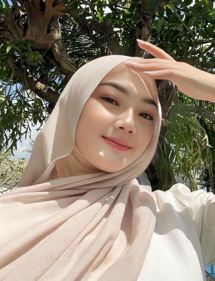 Hijab Girl Dp Collection