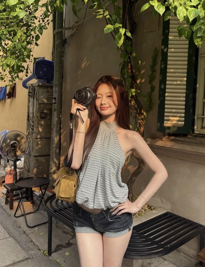 Instagram DP Girl Black And White