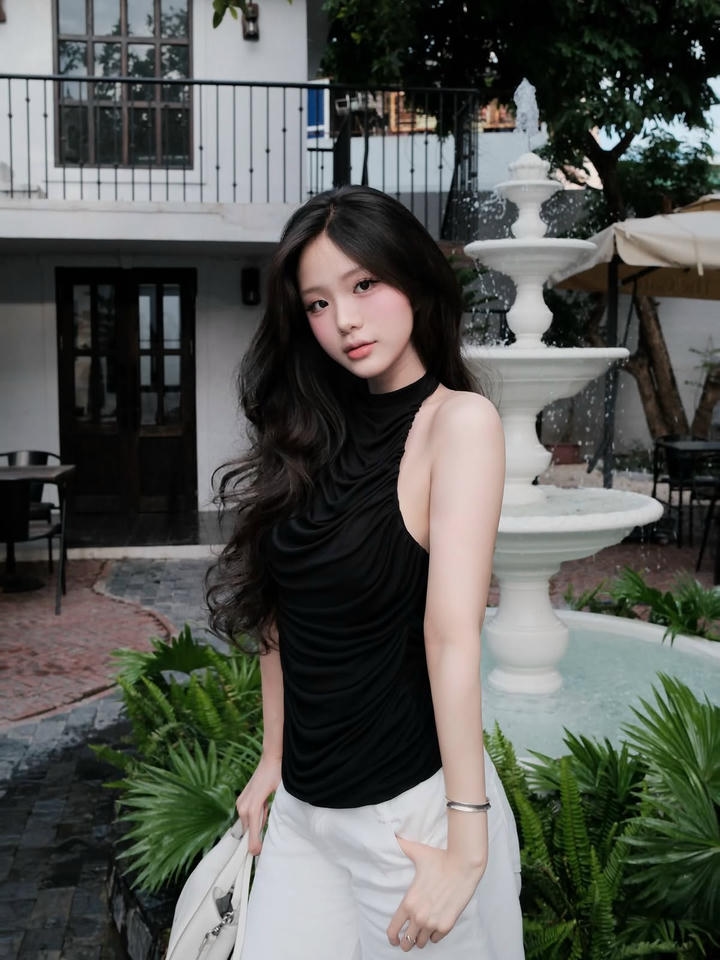 Instagram DP Girl Hidden Face