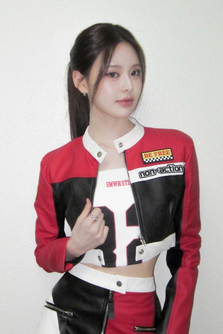 Instagram DP Girl With Flowers