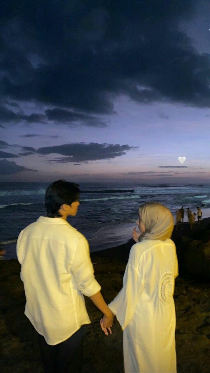 Islamic Couple Hand DP Status
