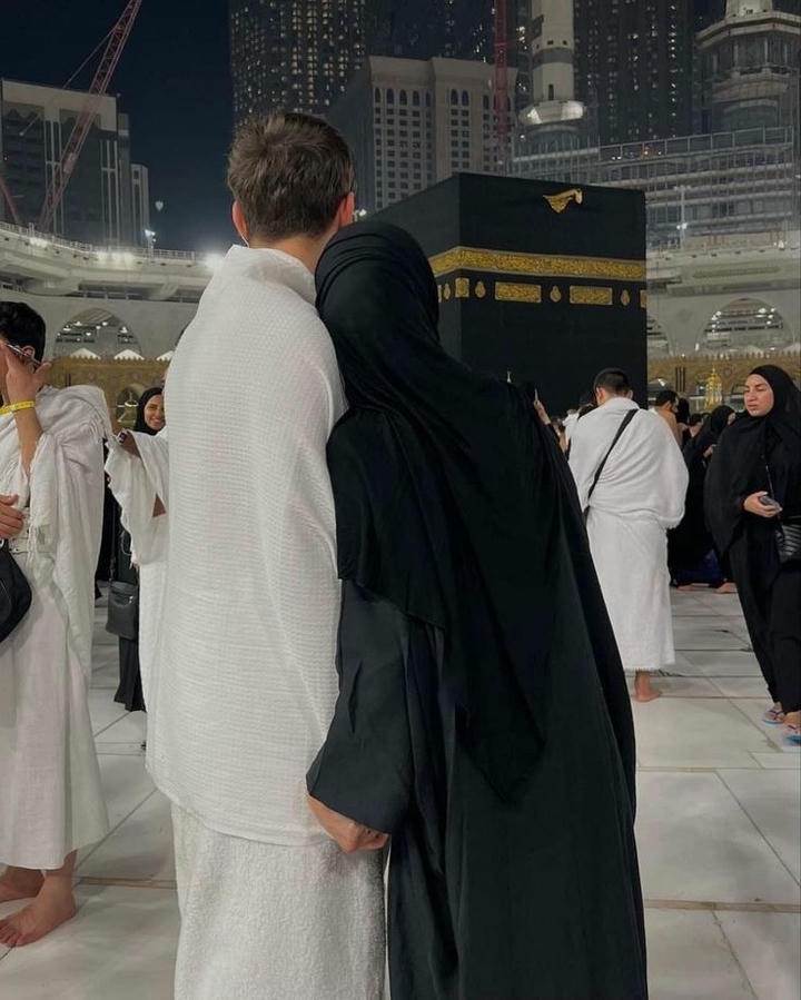 Islamic Couple Hand DP WhatsApp