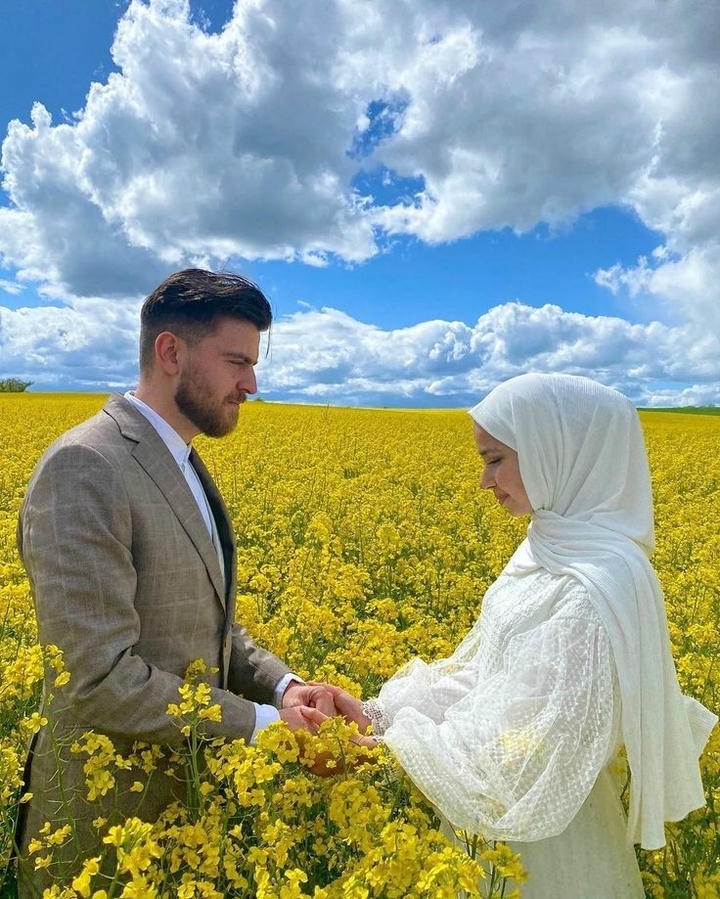 Islamic Couple Hand in Hand DP
