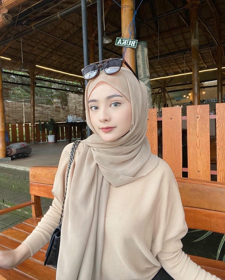 Islamic Girl DP HD