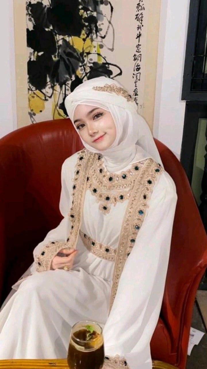 Islamic Girl DP With Quran