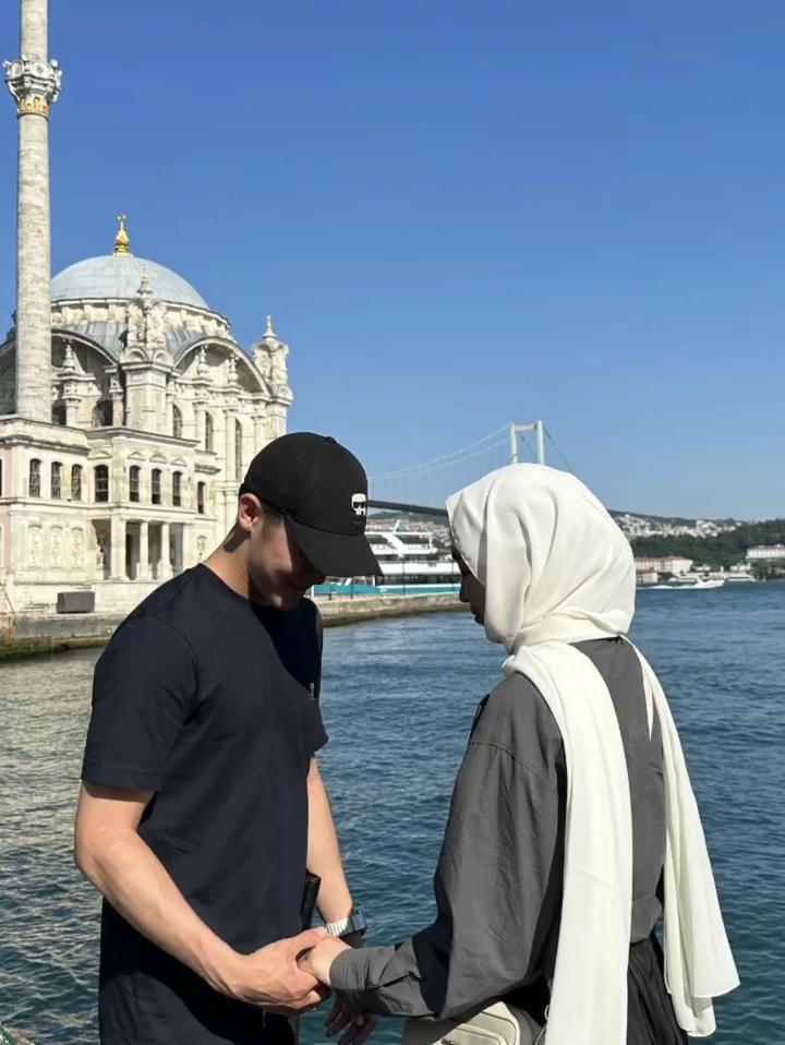 Islamic-Husband-Wife-Hand-DP