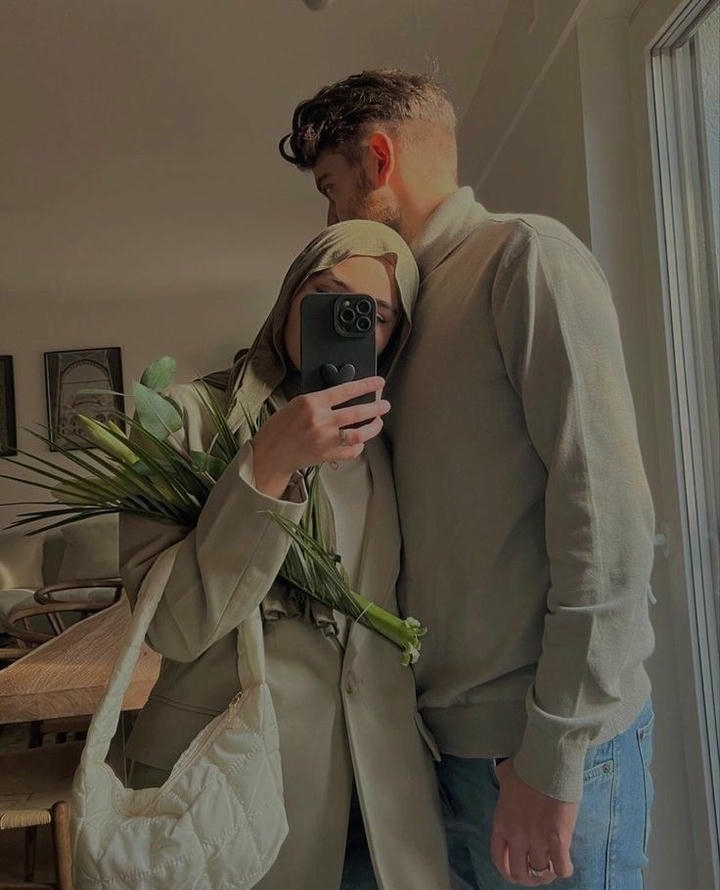 Modest Muslim Couple DP
