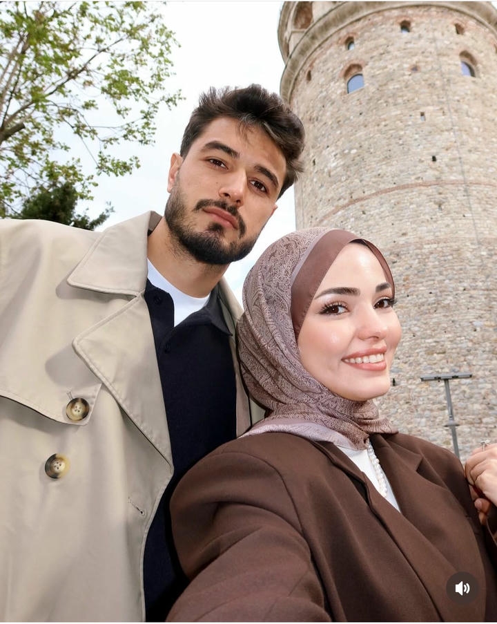 Muslim Couple WhatsApp DP