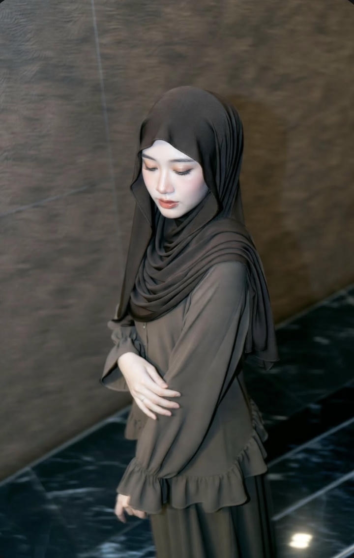 Muslim Girl DP HD
