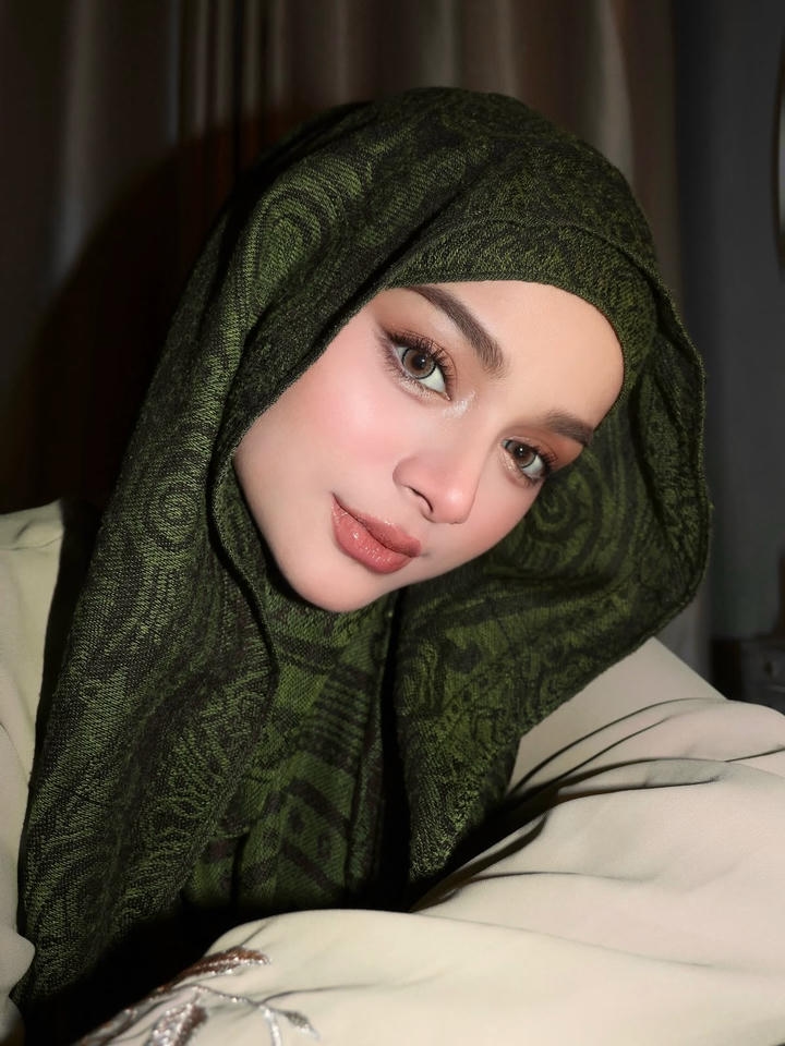 Muslim Hijab Girl DP