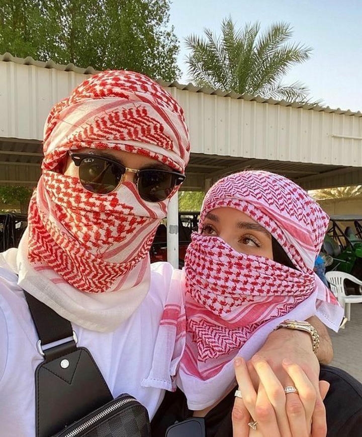 Profile Picture Islamic Couple Hand DP