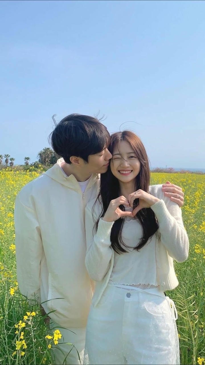 Romantic Aesthetic Couple DP Instagram