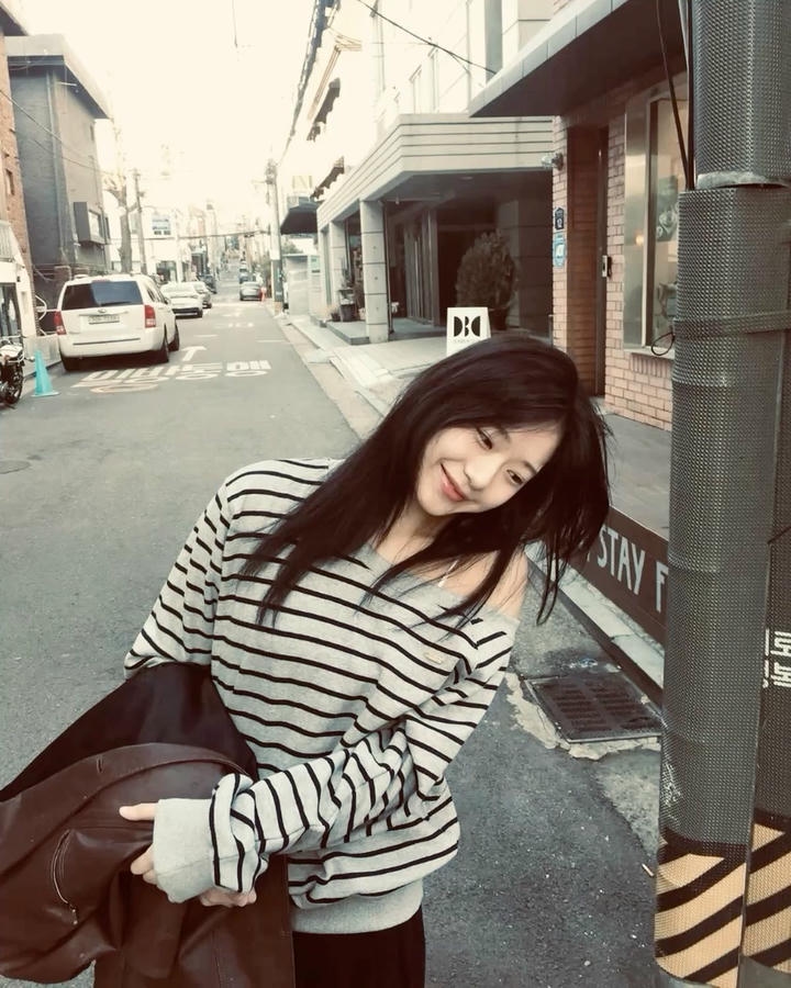 Simple DP for Instagram Girl