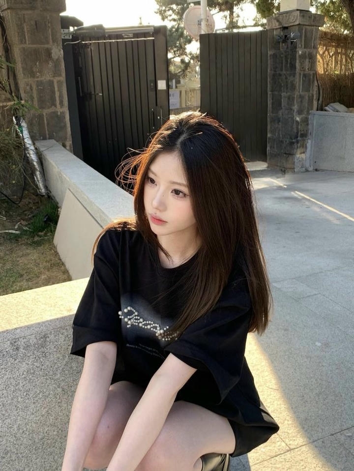 Simple-Girl-DP-for-Instagram-Natural-Look