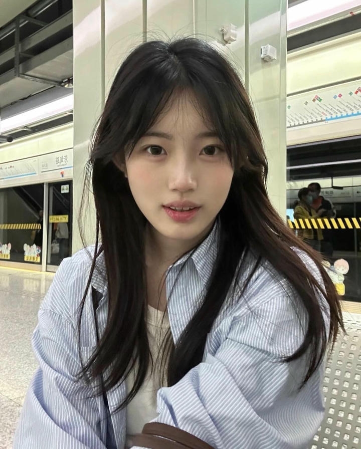 Simple Girl DP for Instagram