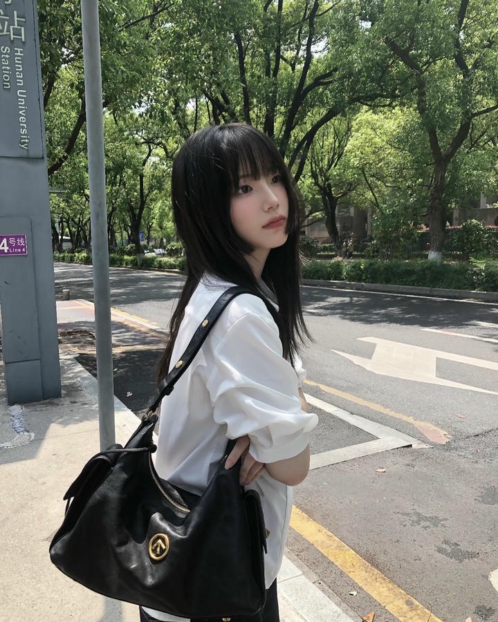 Simple-Muslim-Girl-DP-for-Instagram