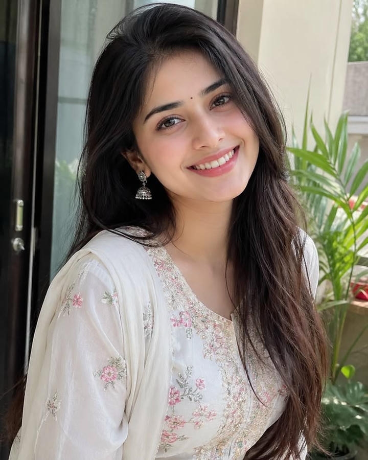 Stylish Girl Dp