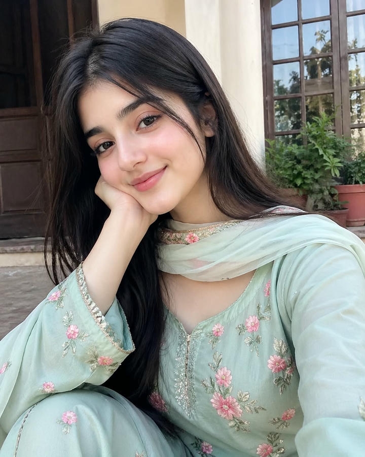 Stylish Indian Girl Dp