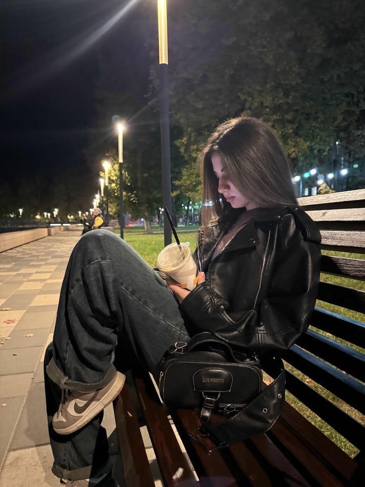 alone girl dp hd