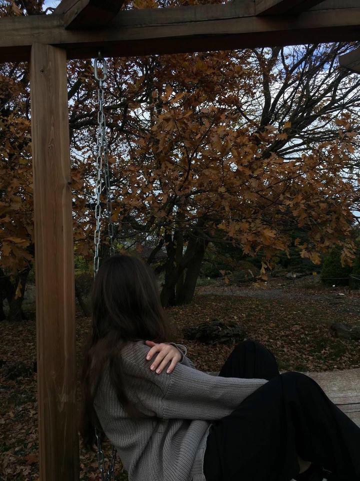 alone girl dp reflective
