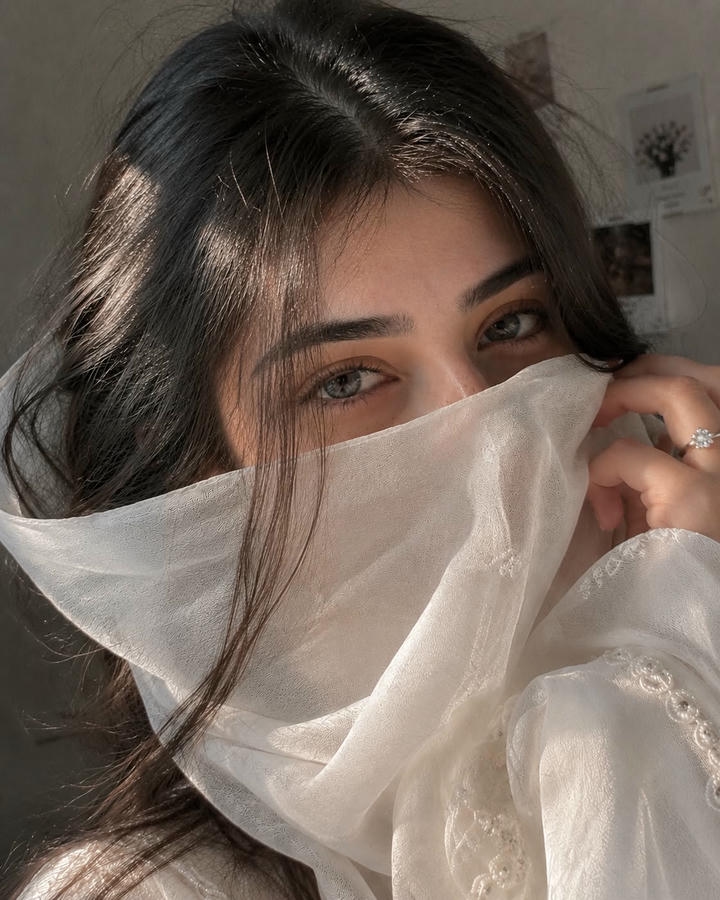 hidden face girl dp
