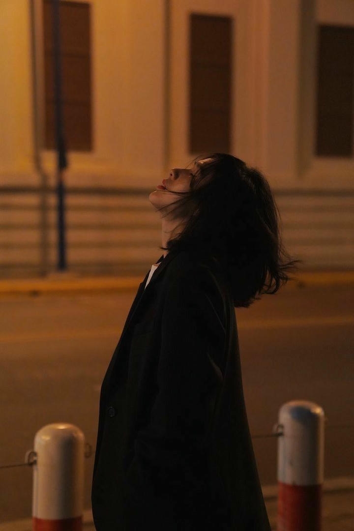 mood off alone girl dp