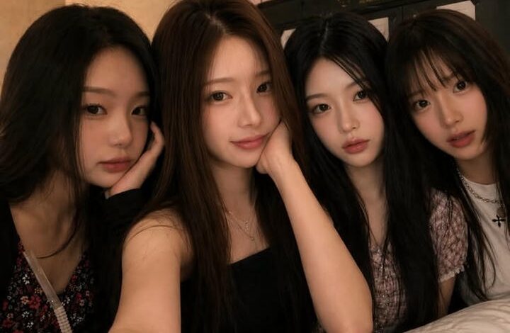 4 Friends Group DP Girl Cute Illustration