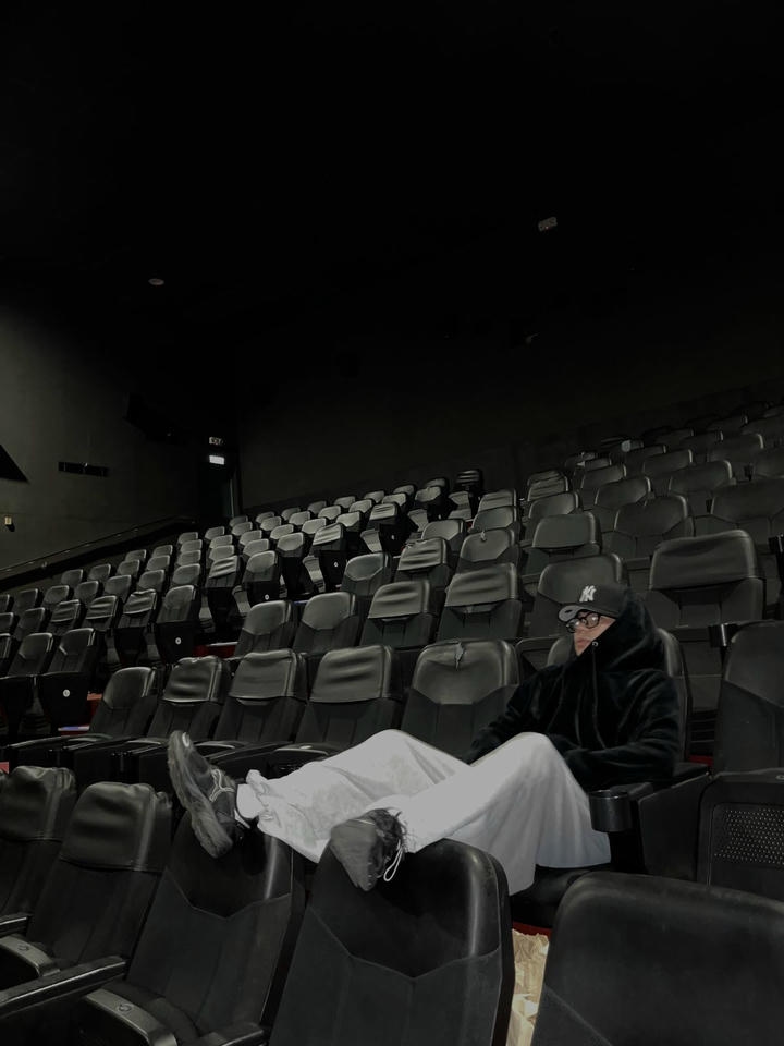 Alone DP Boy Black