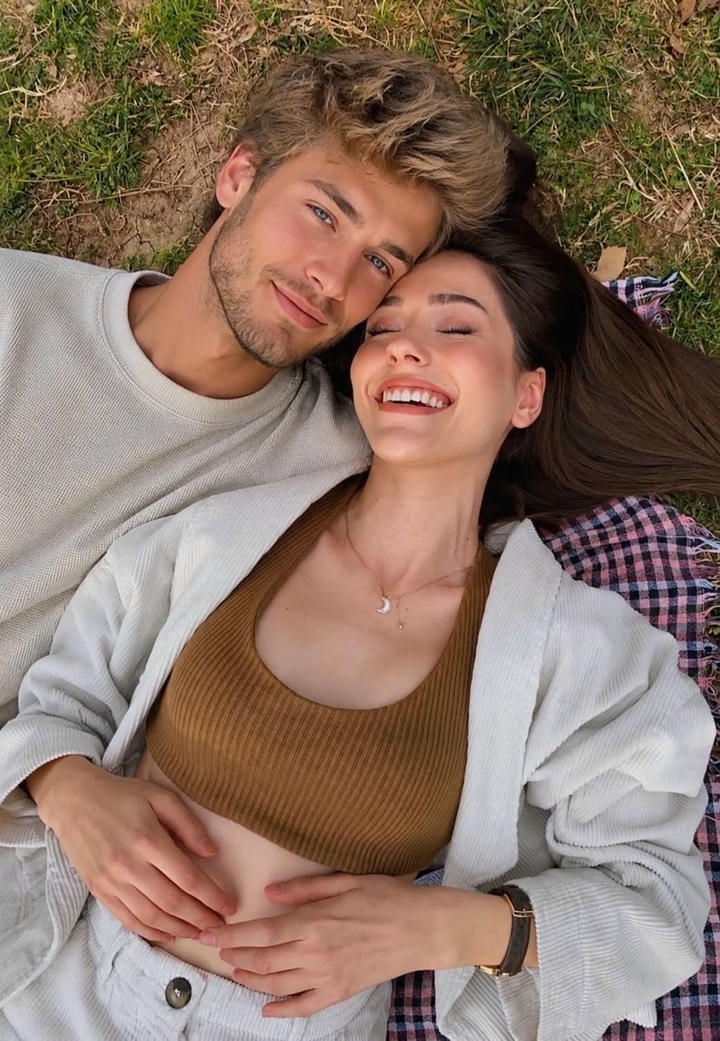 Anime Couple Insta DP