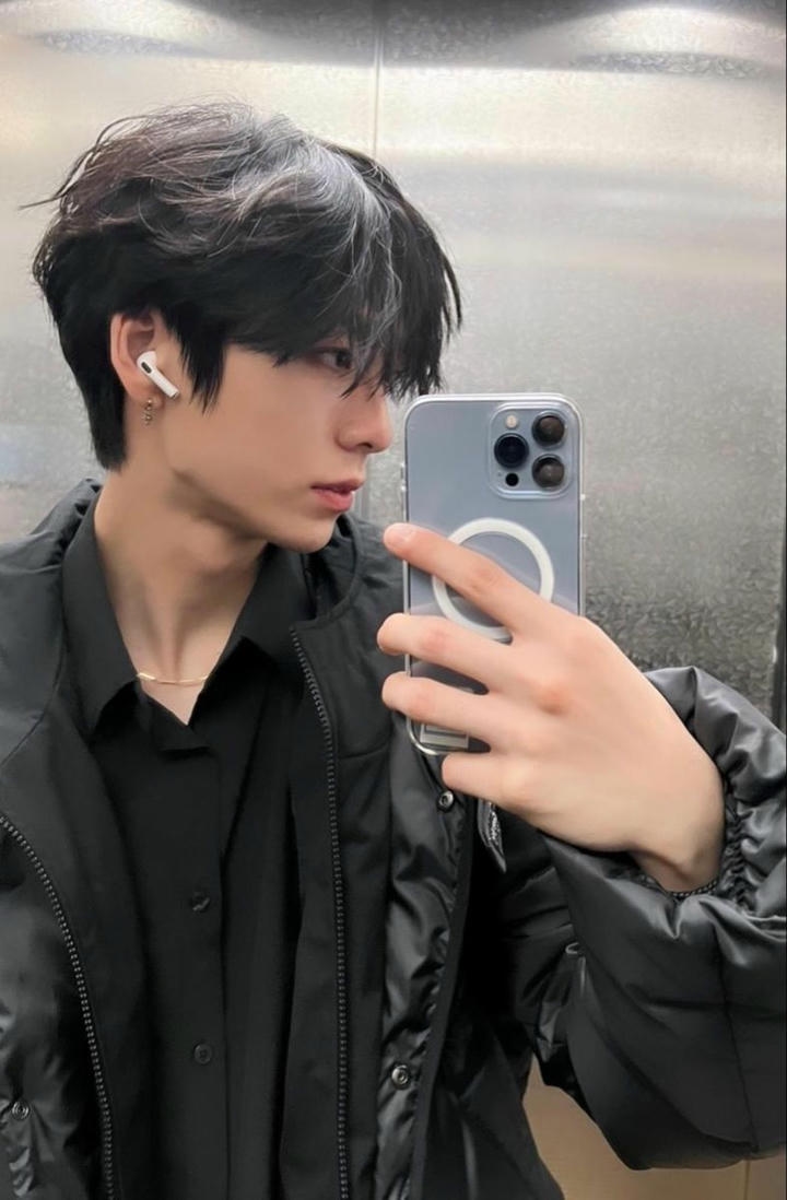 Best DP for Instagram Boy Alone
