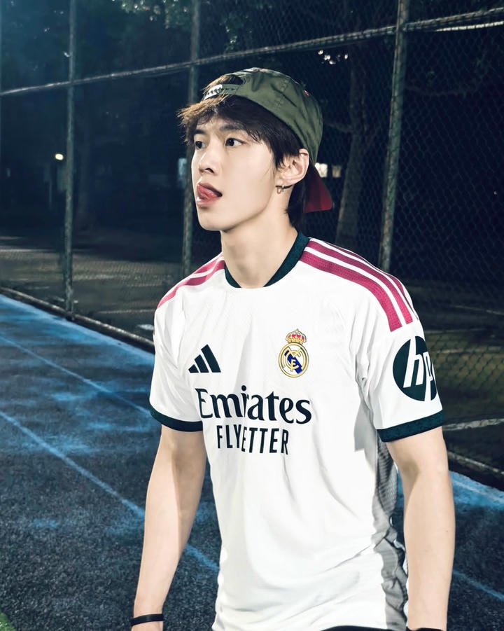 Cute Boy DP 4K