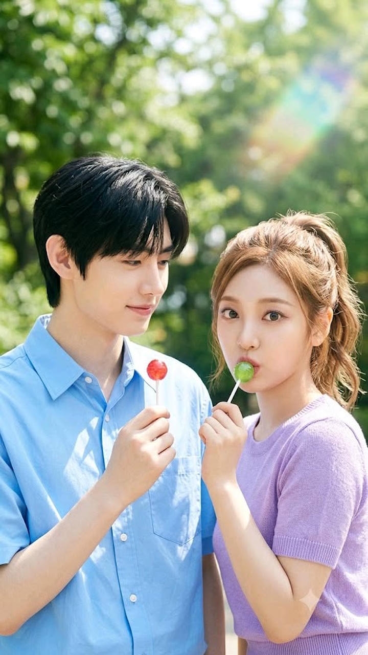 Cute Couple DP for Instagram Kiss