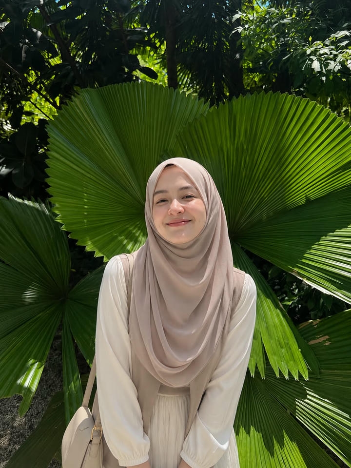 Cute Muslim Girl DP