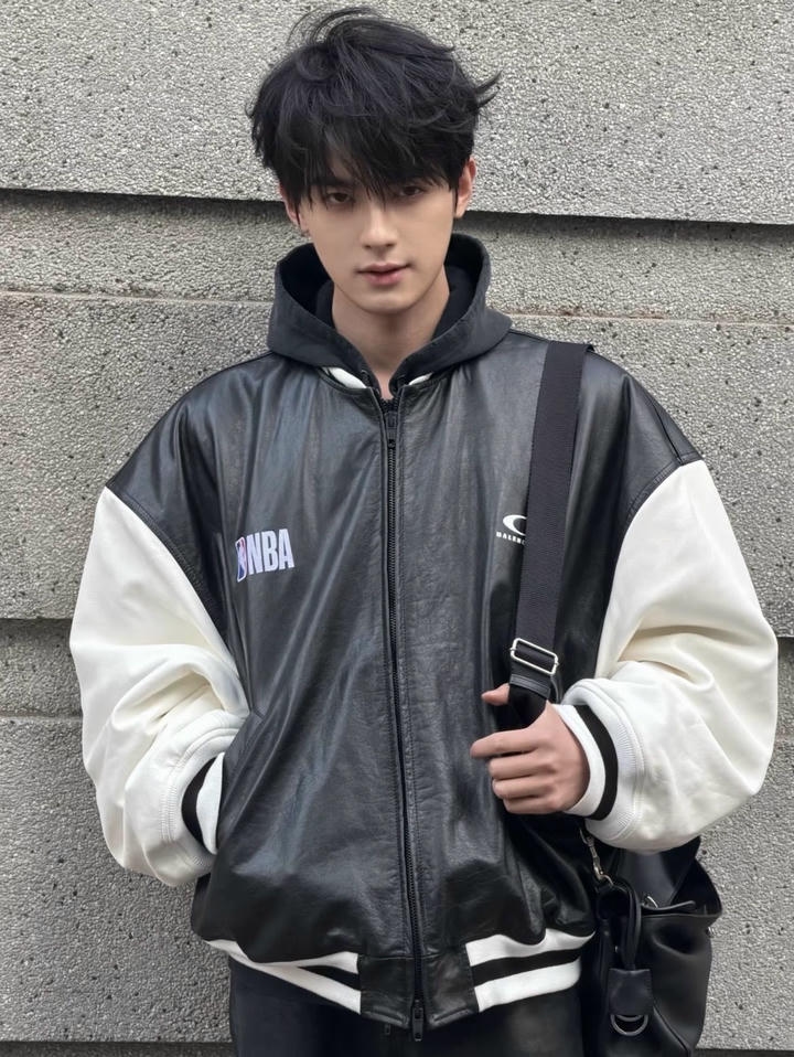 Instagram-DP-Boy-Mirror-Selfie