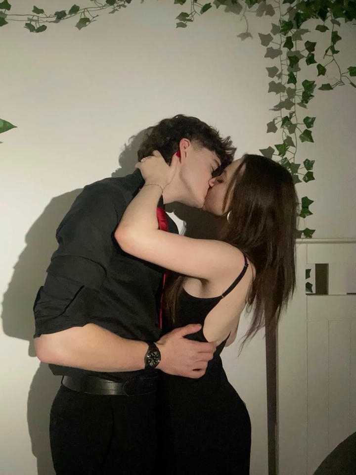 Romantic Love Couple DP