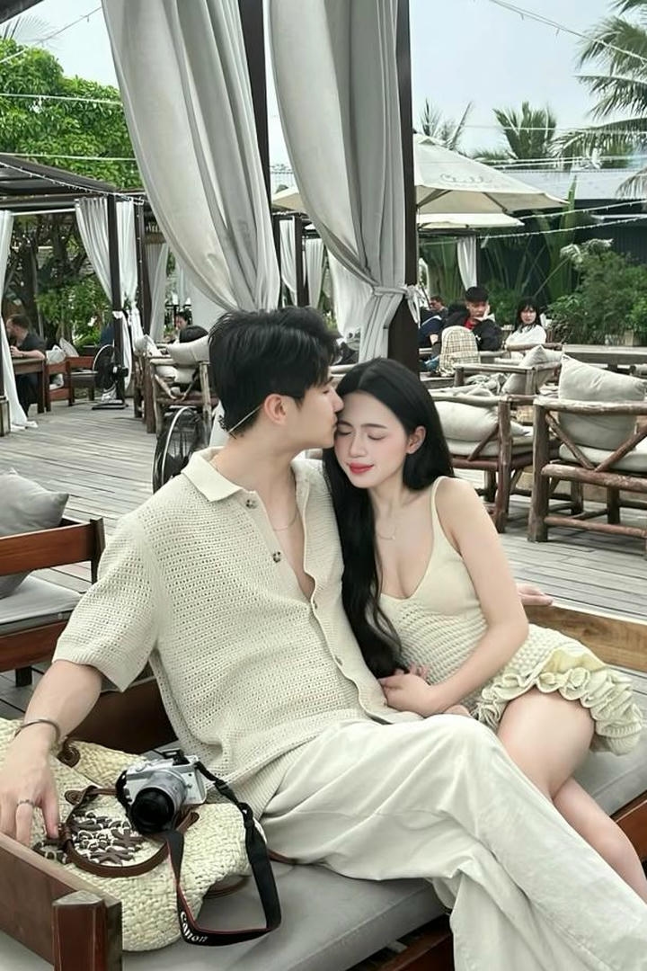 Romantic Love DP Photo