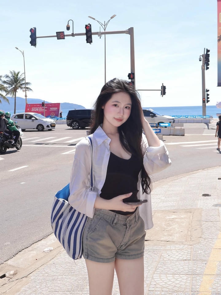 Single Girl DP Aesthetic